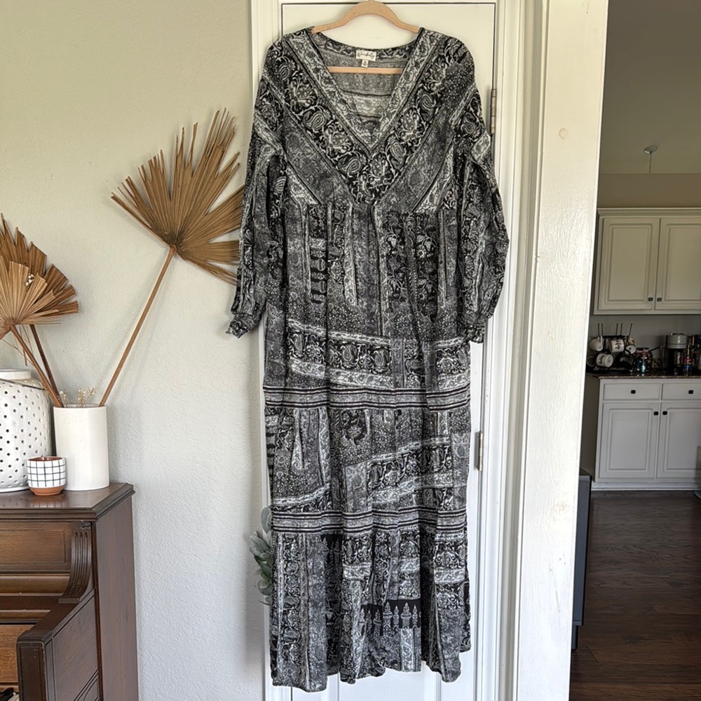 Wonderly Black and Gray Maxi Dress